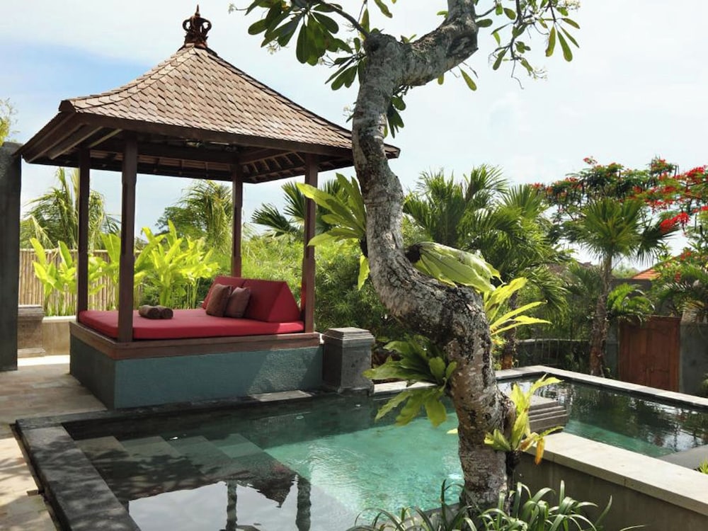 THE SHANTI RESIDENCE AND RESORT 36/66