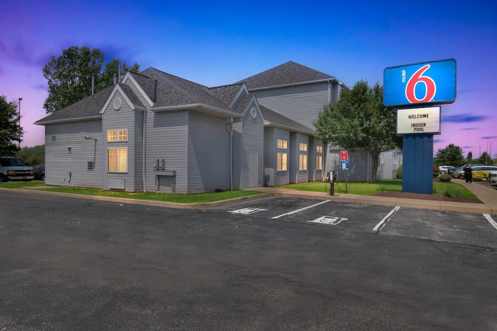 Motel6 Huron, OH - Sandusky 52/62