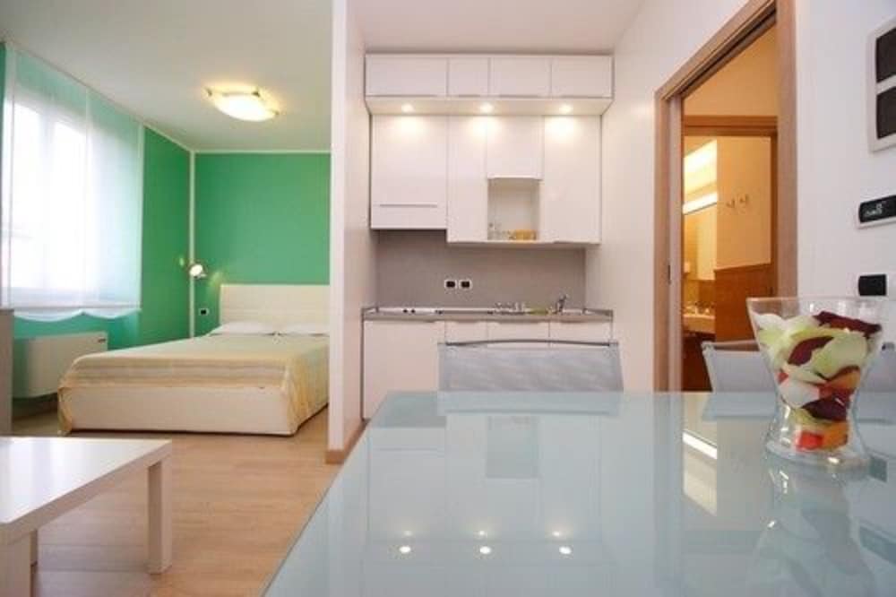 Roma Hotel 36/67