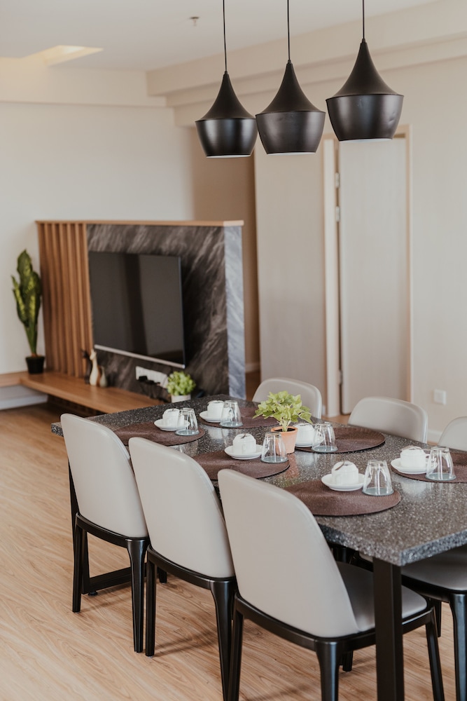 Deco Home @Aru Suites 38/50