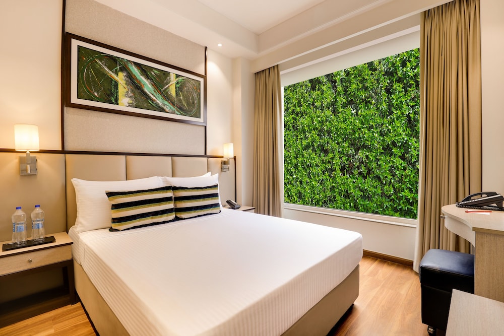 Sandal Suites Op. By Lemon Tree Hotels 13/50