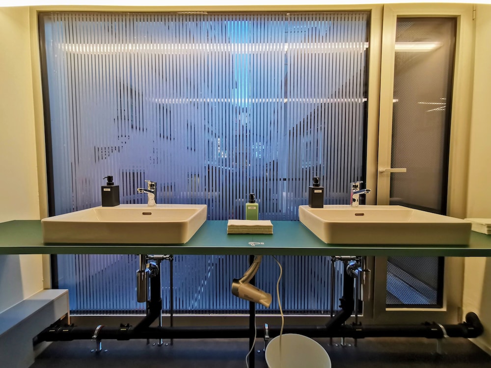 Green Marmot Capsule Hotel Zurich 25/29