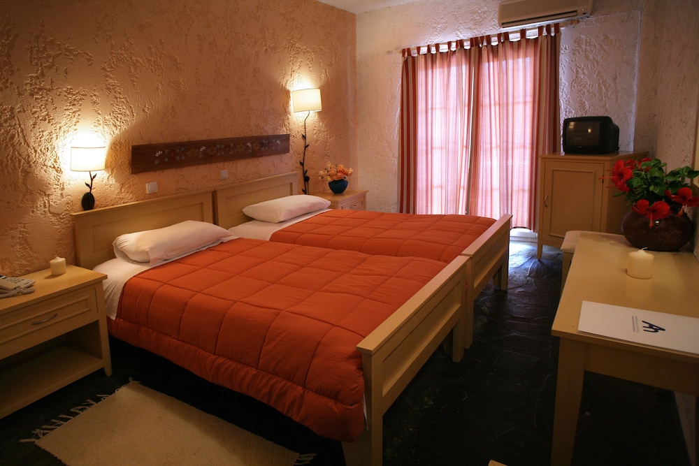 Andros Holiday Hotel 36/68