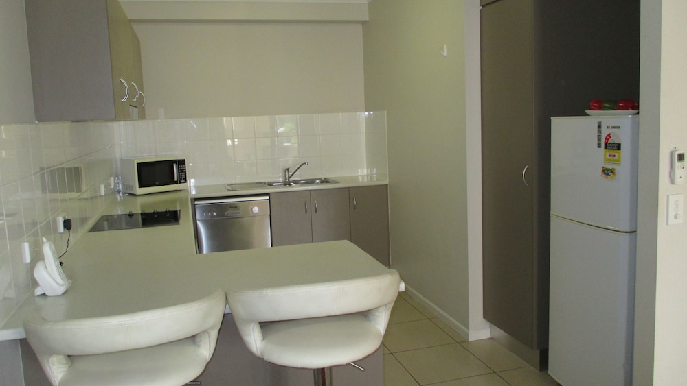 EDGE APARTMENTS CAIRNS 74/75