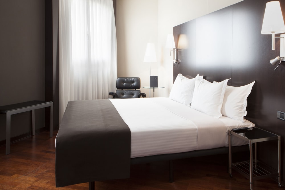 AC Hotel Valencia by Marriott 16/71