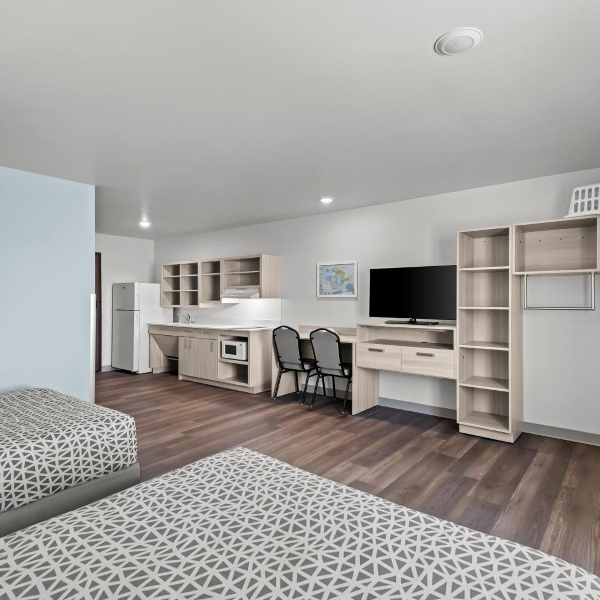 WoodSpring Suites Coralville Iowa City 33/41