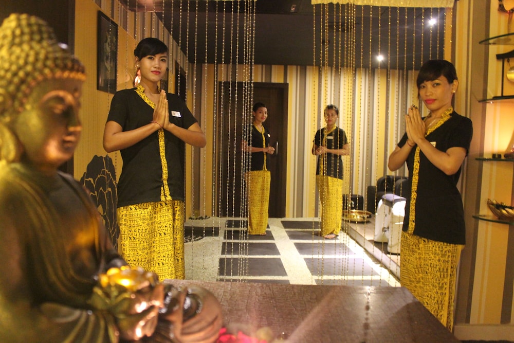Hotel Hemaadri Grand 4/50
