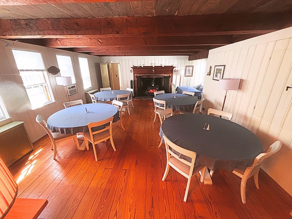 Centennial House 38/50