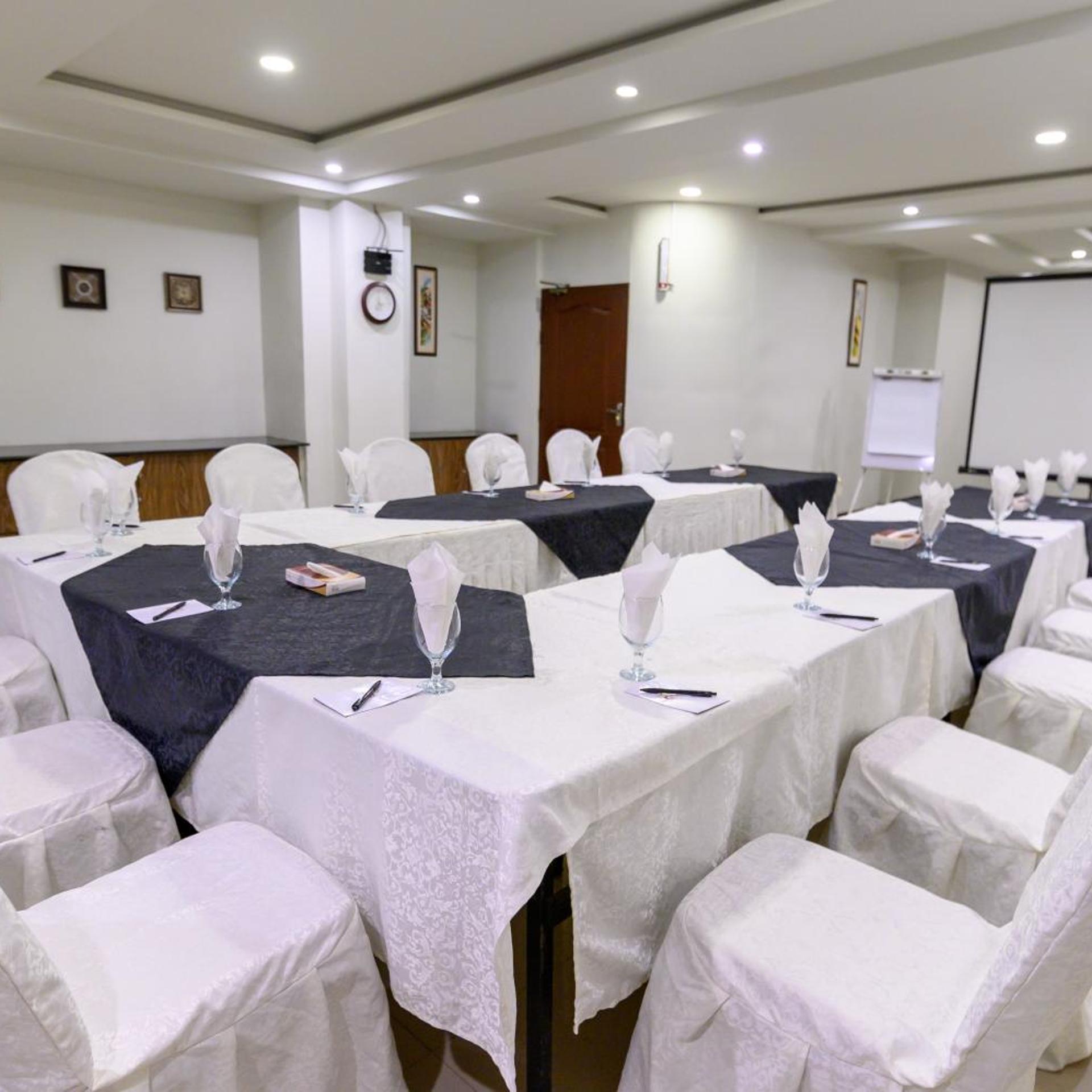 Hotel One Jinnah 38/41