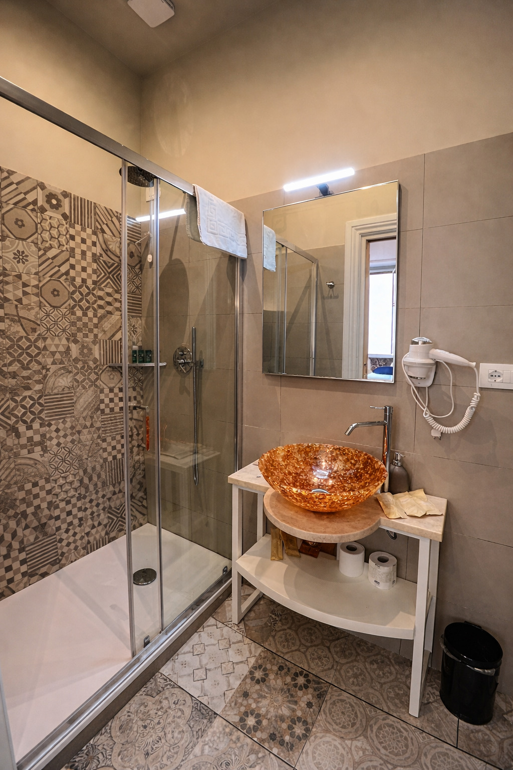 غرفة ديلوكس ثلاثية، Bramble Luxury Suites 2/2