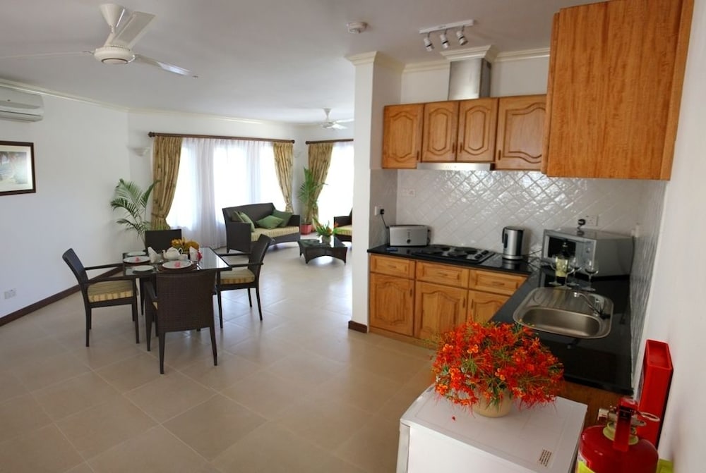 Marie Laure Suites 8/29