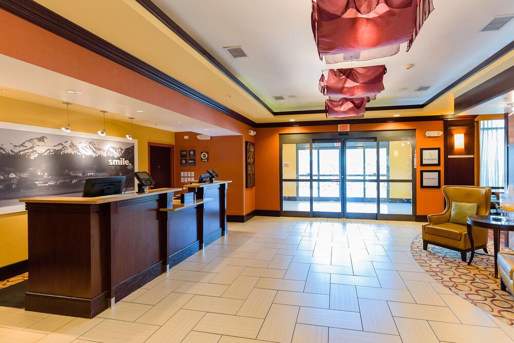 Hampton Inn & Suites Denver/Highlands Ranch 11/82