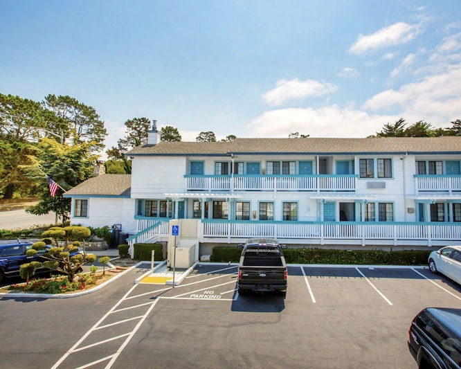 Arbor Inn Monterey 2/33