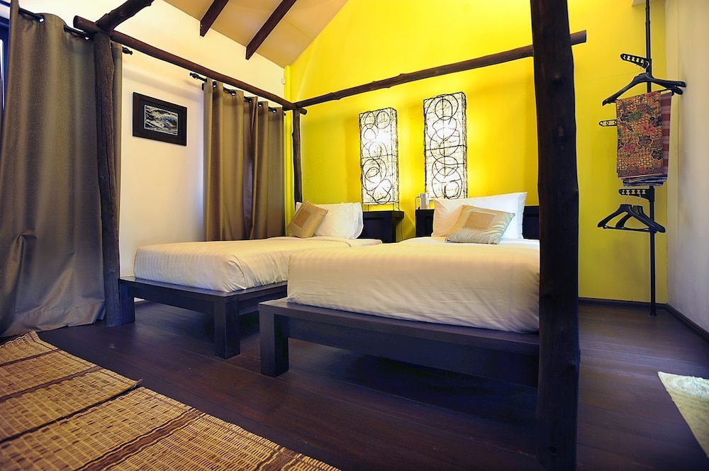 Village, Twin Beds