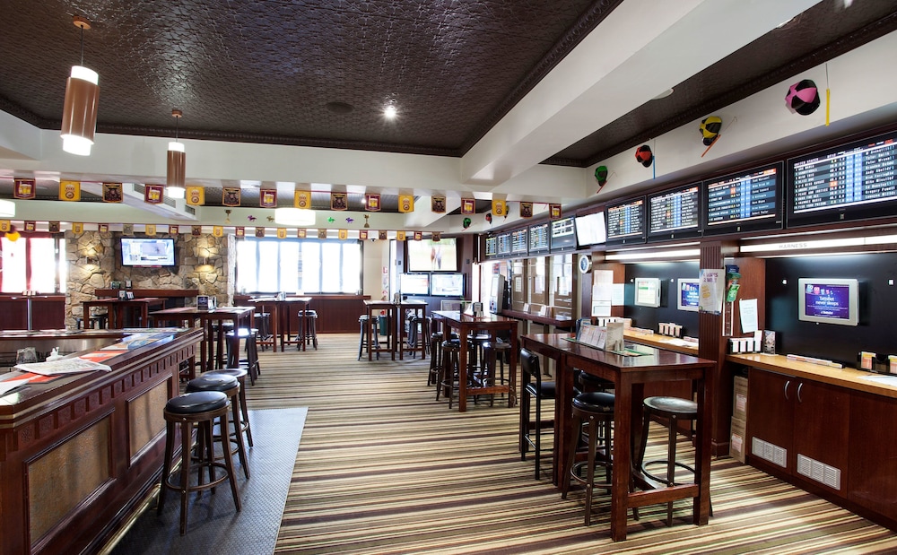 Nightcap at Federal Hotel Toowoomba 53/62