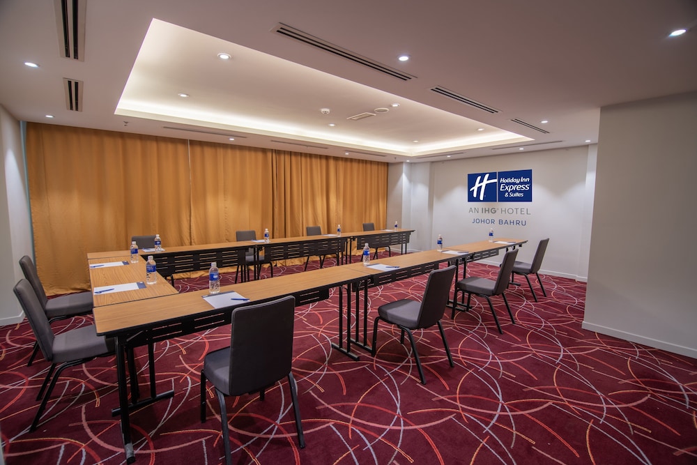 Holiday Inn Express & Suites Johor Bahru 49/62