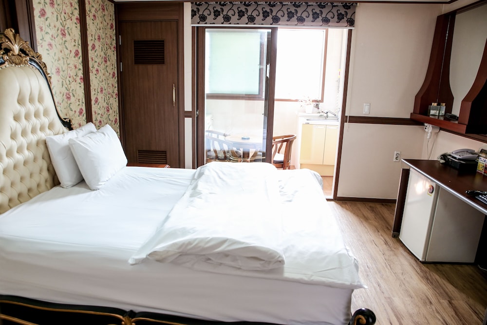 Hill Stay Hotel Residence 20/44