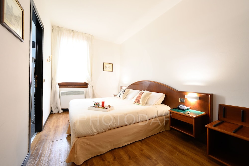 Hotel Daunia 8/34