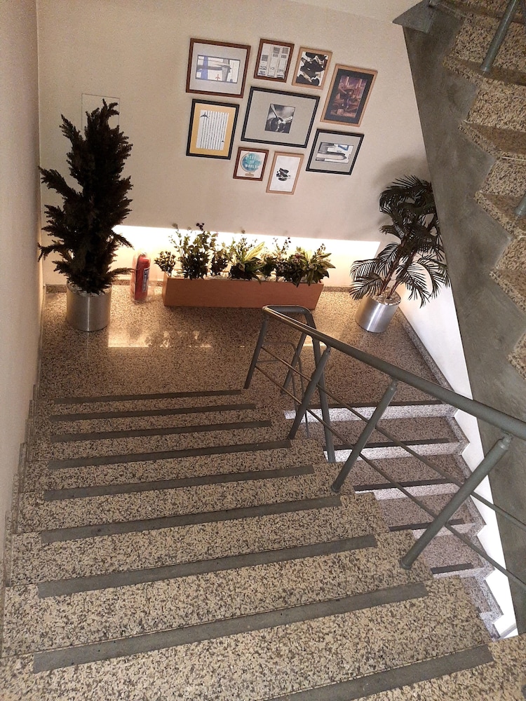 Sapko Airport Hotel 44/46