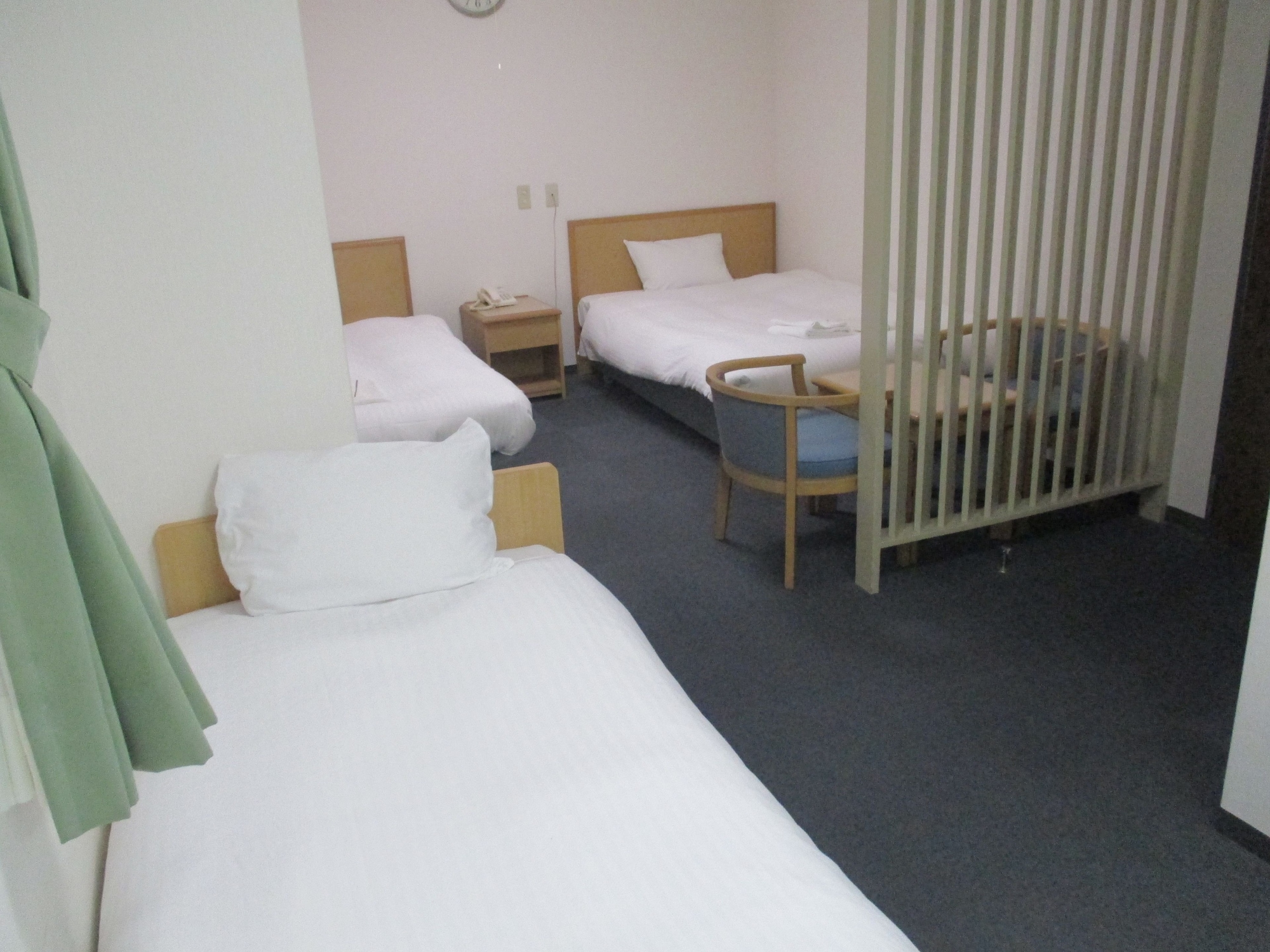 ROOM, TRIPLE