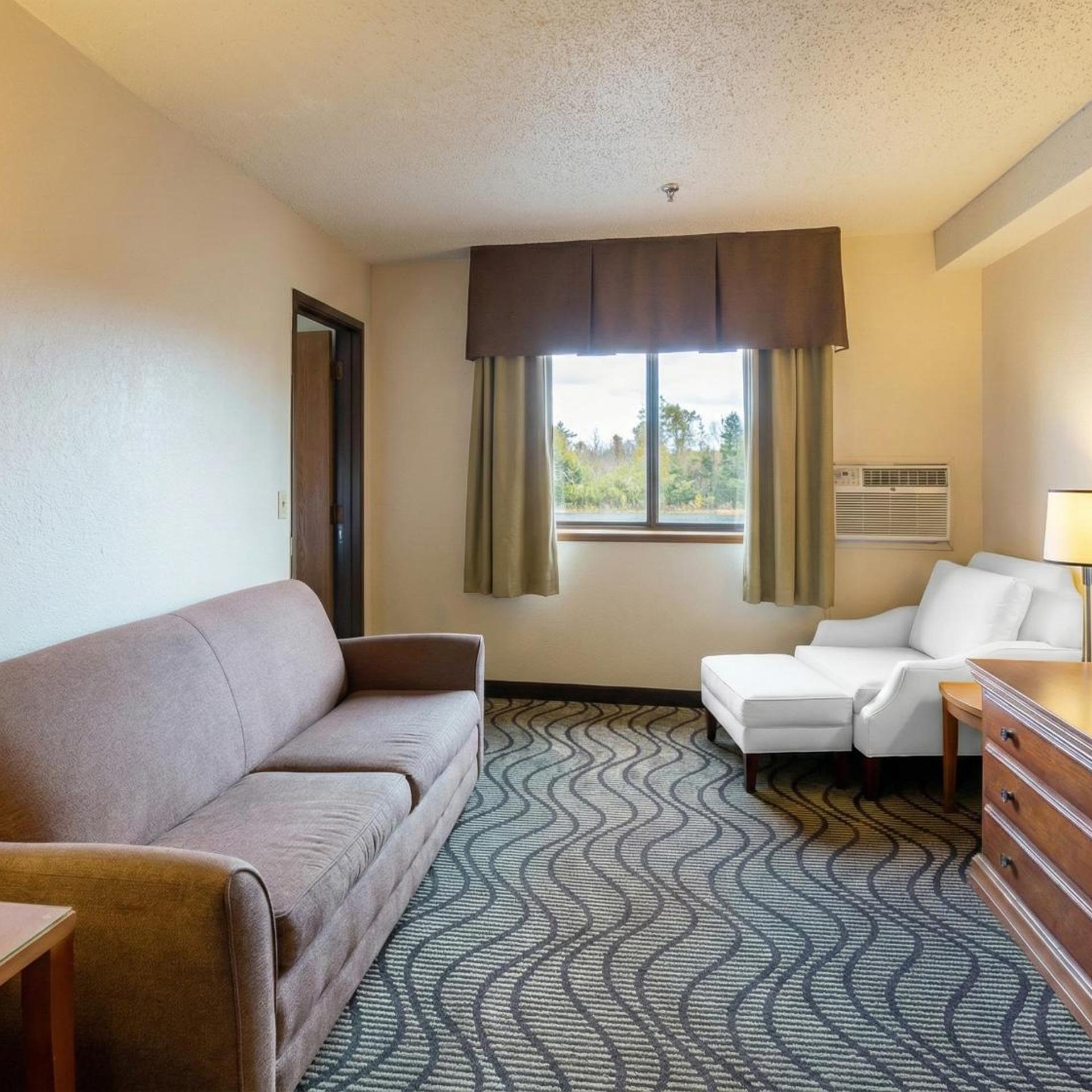 Oscoda Lakeside Hotel 12/50