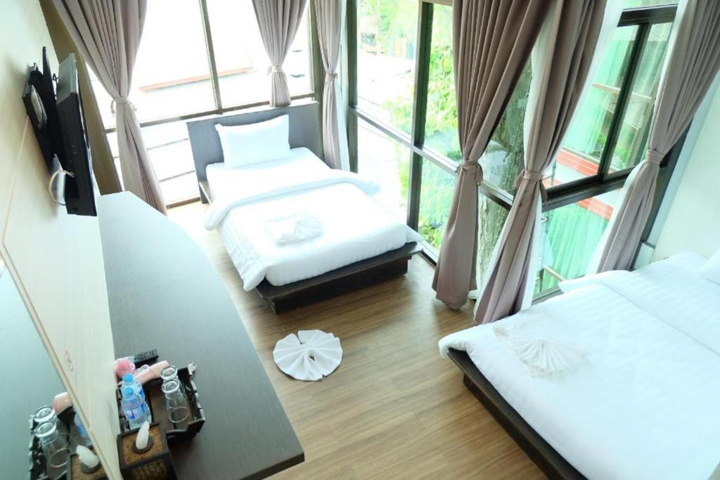 A Plus Deluxe Hotel 28/68