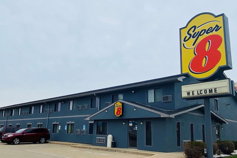 Super 8 By Wyndham Michigan City 3/27