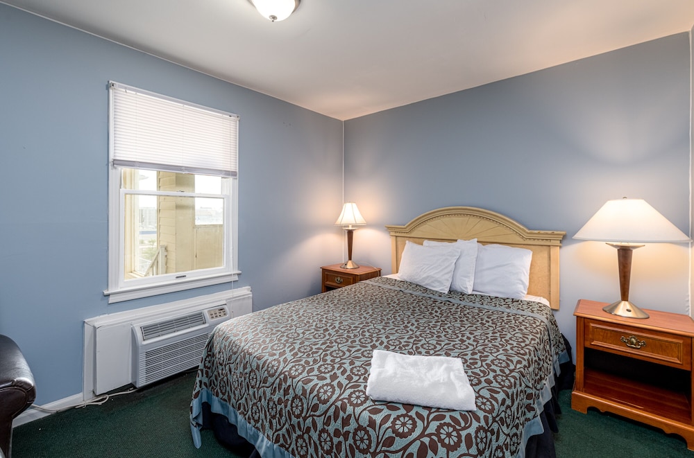 Hotel Charlee Villas By The Beach 9/62