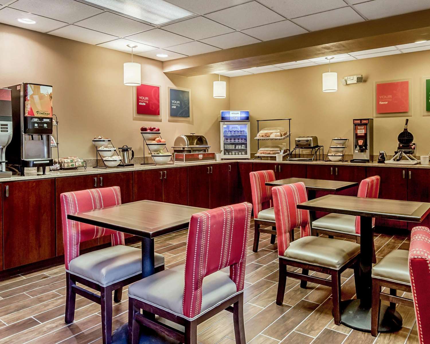 Comfort Inn and Suites Grafton Cedarburg 16/18