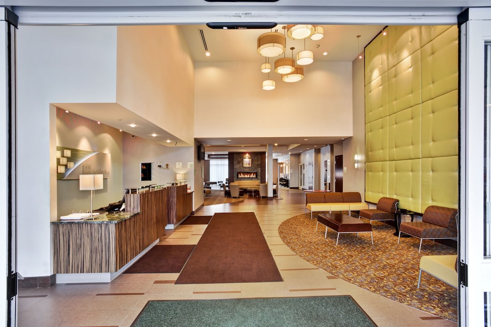 Holiday Inn Detroit Metro Airport 43/58