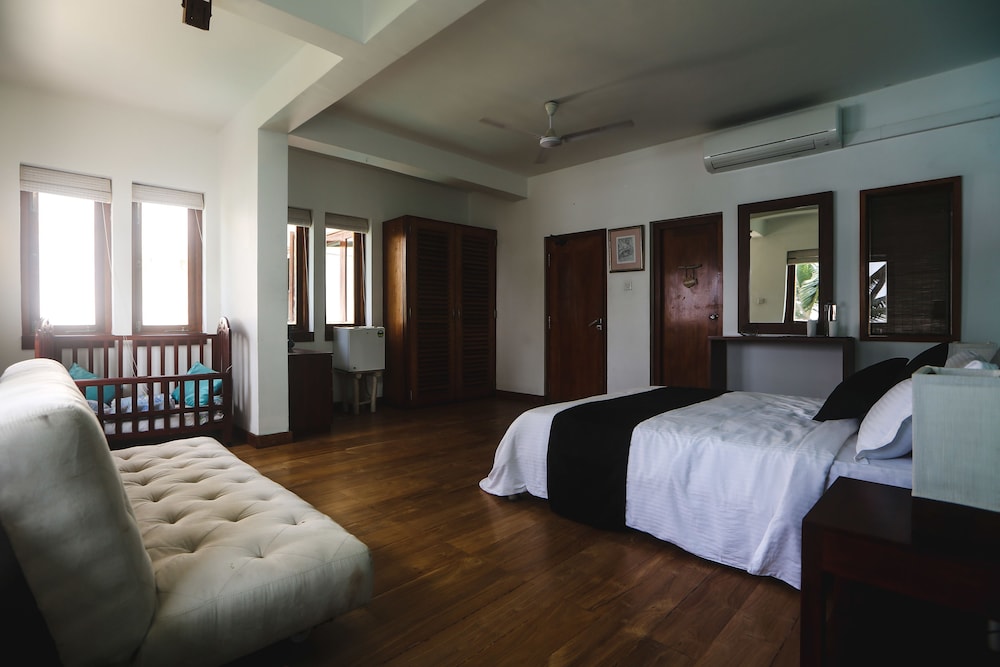 Footprints Villa 6/40