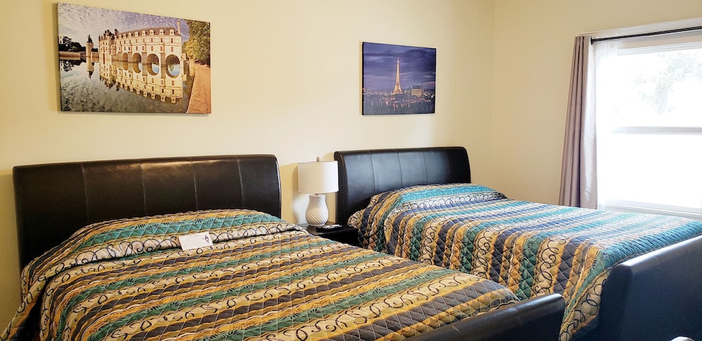 Santa Paula Inn 13/56