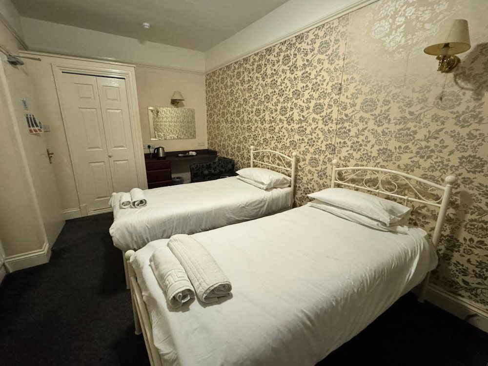 Regency Hotel 15/50