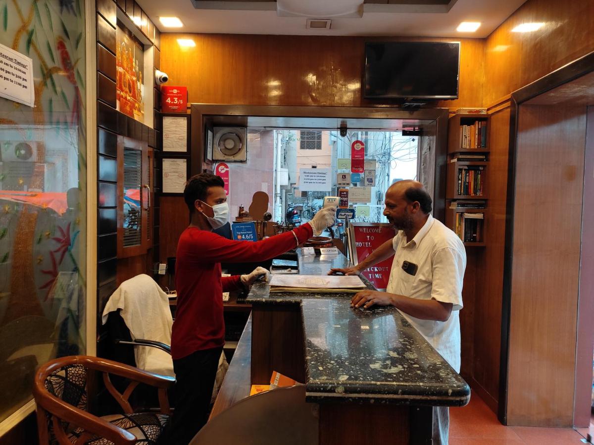 HOTEL KRISHNA JI 17/67