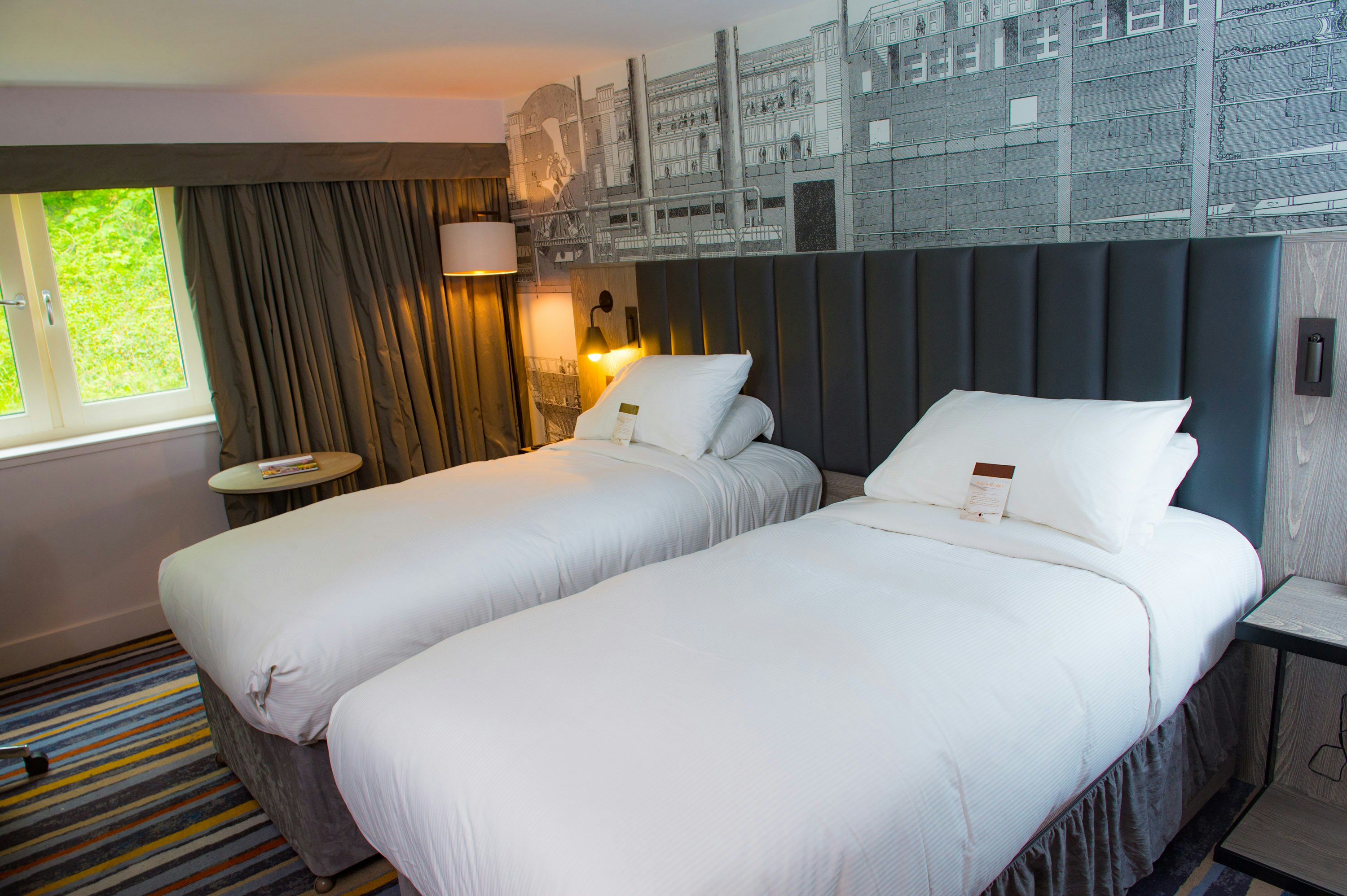 GUEST ROOM, TWIN BEDS