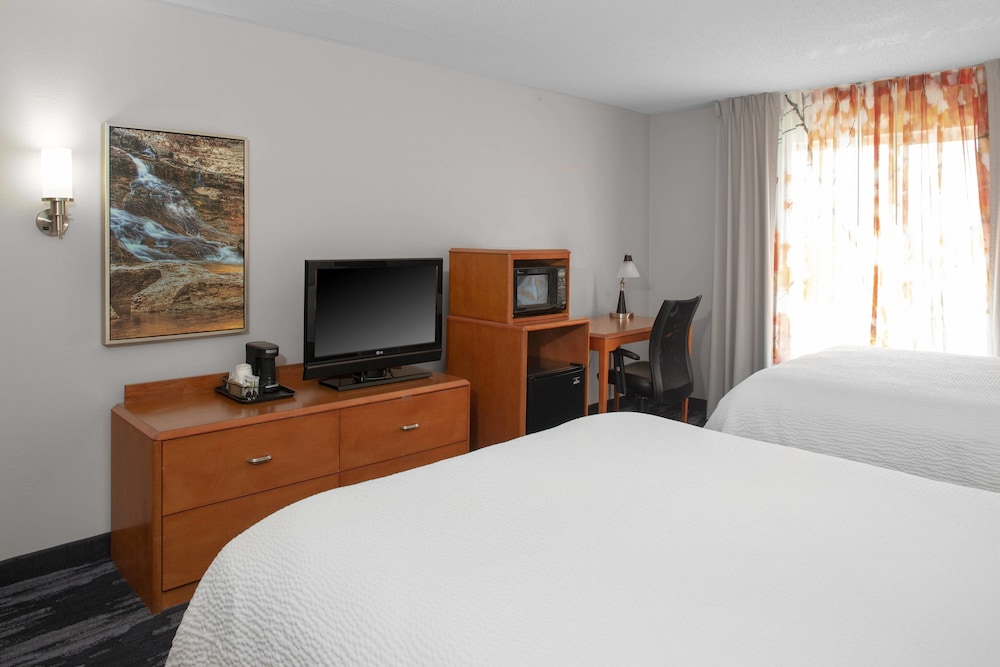 Fairfield Inn Suites By Marriott Gadsden 16/64