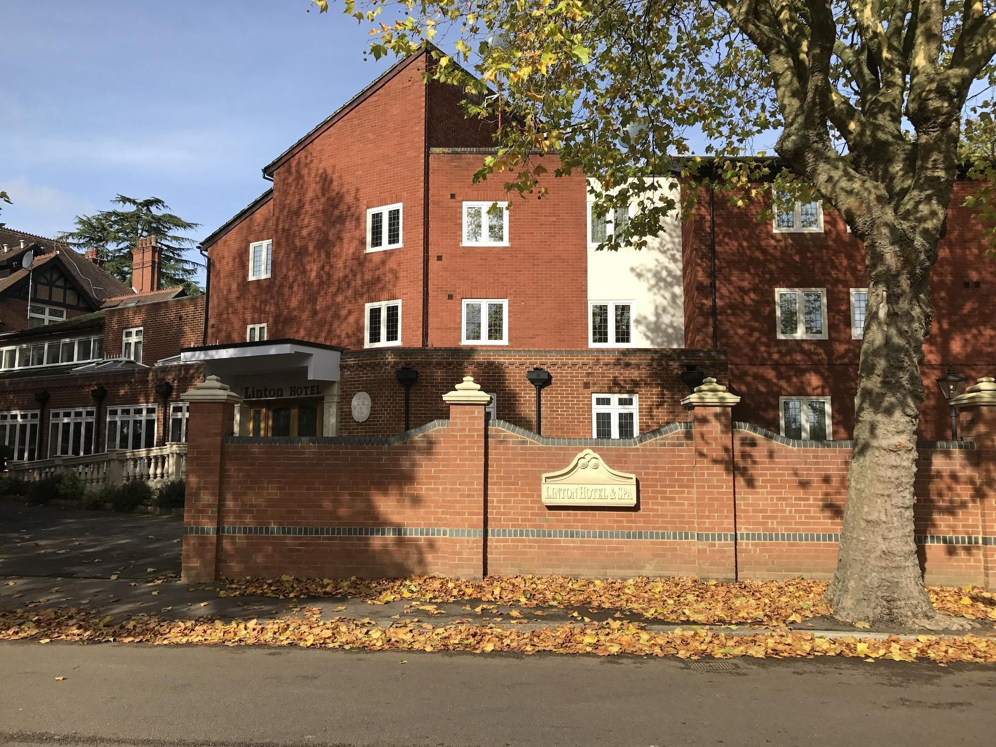 Linton Hotel 44/53