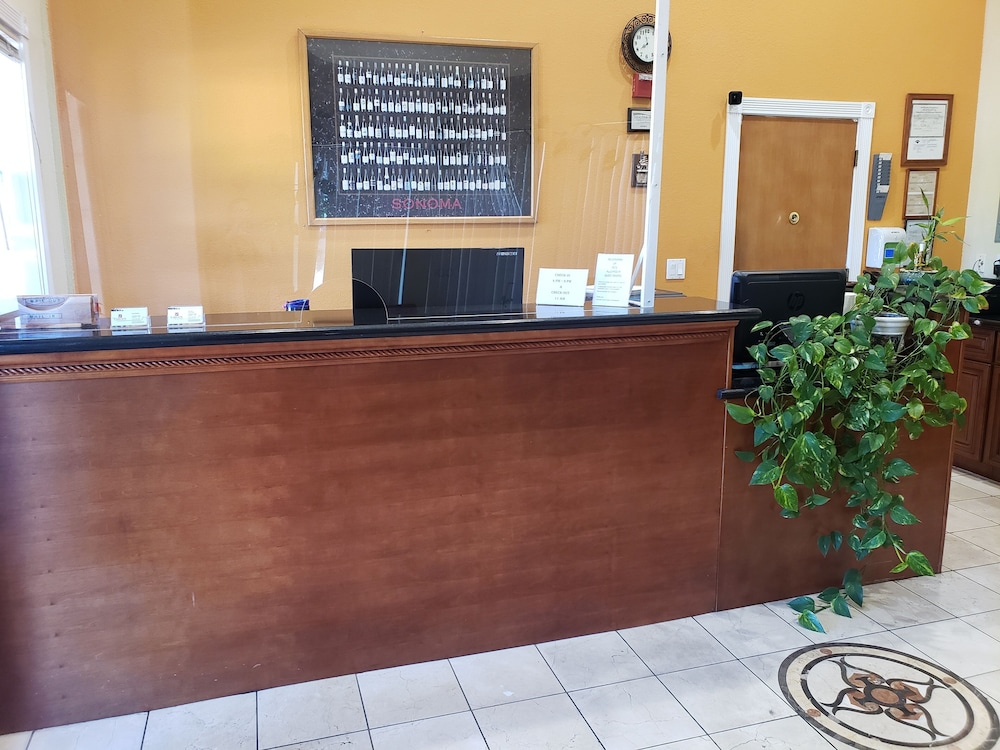 Fairview Inn And Suites Healdsburg 10/65