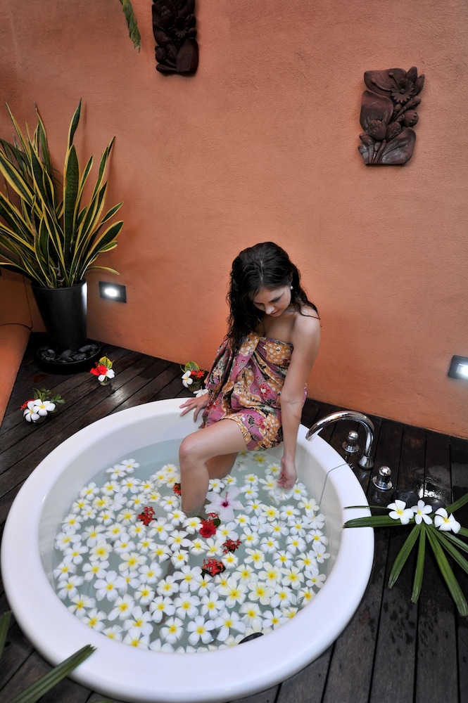 Bali Hai Resort 22/78