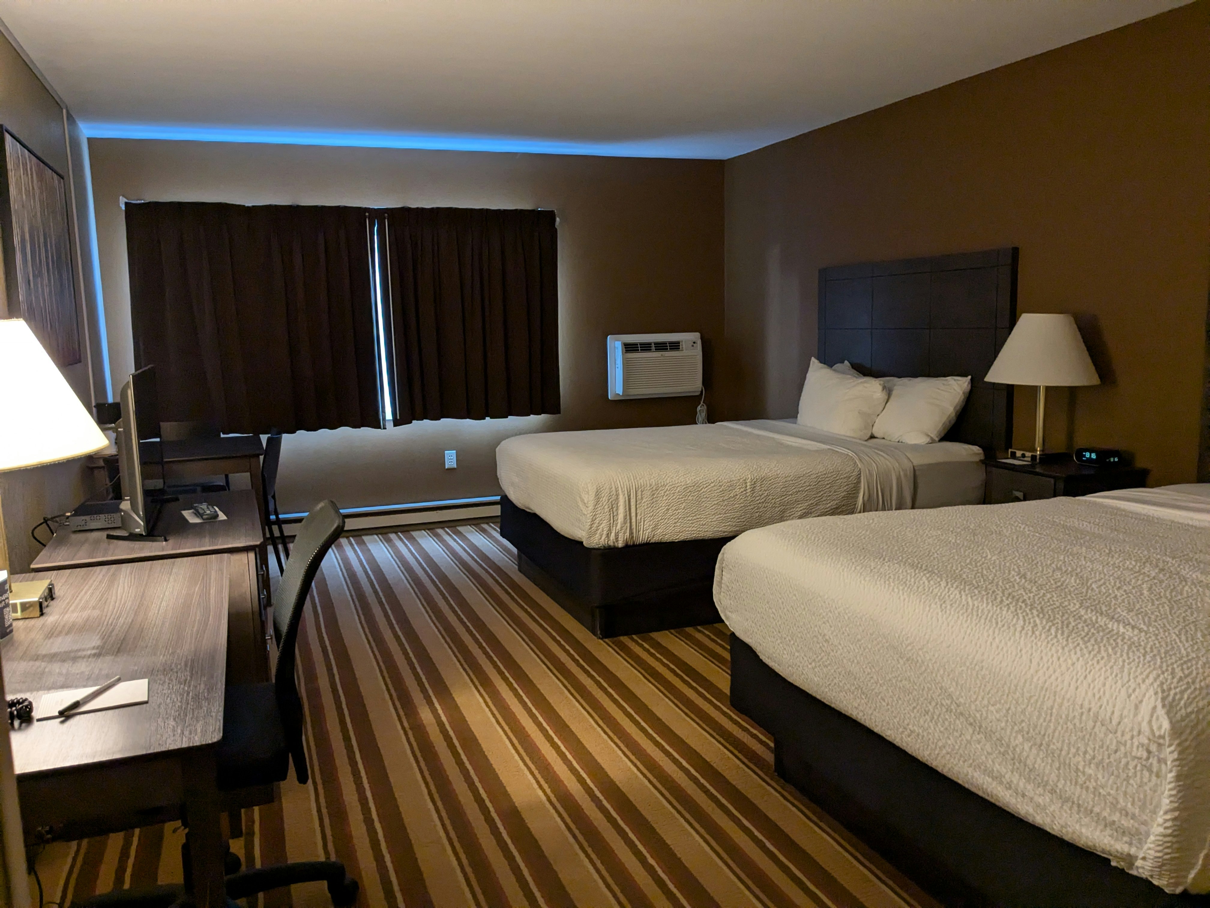 Magnuson Hotel Copper Crown 8/40