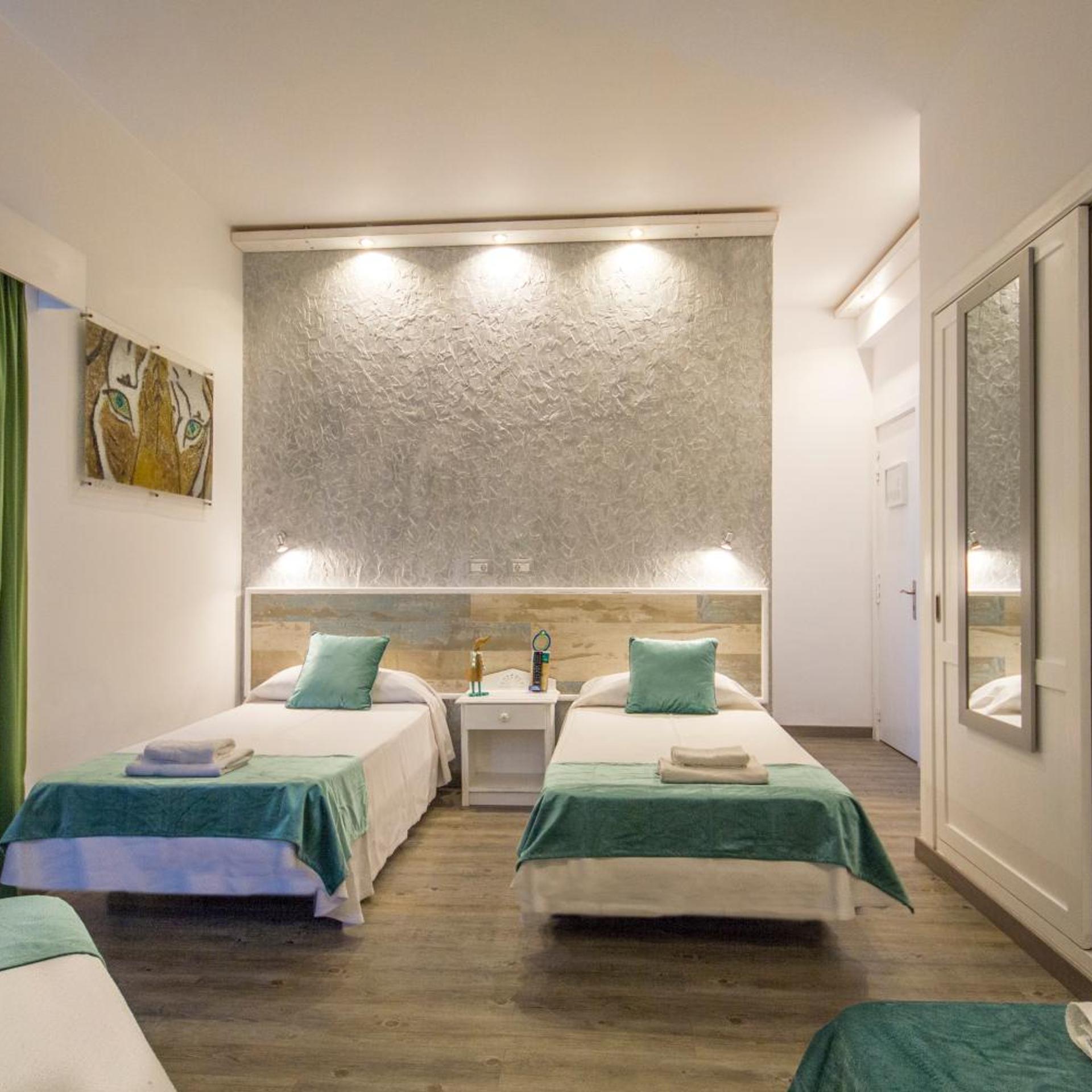 Room, Quadruple