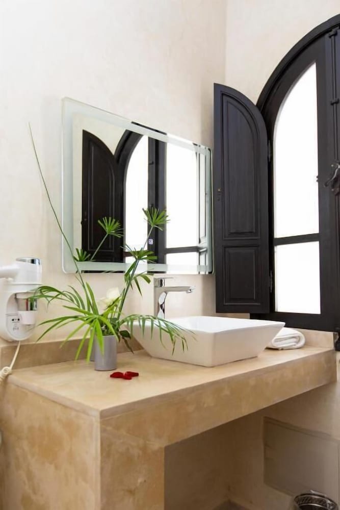 RIAD AL RIMAL 8/50