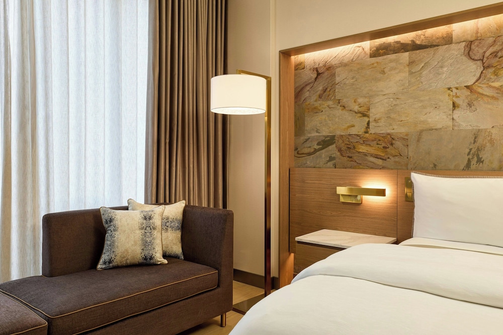 The Westin Flushing LaGuardia Airport 20/50
