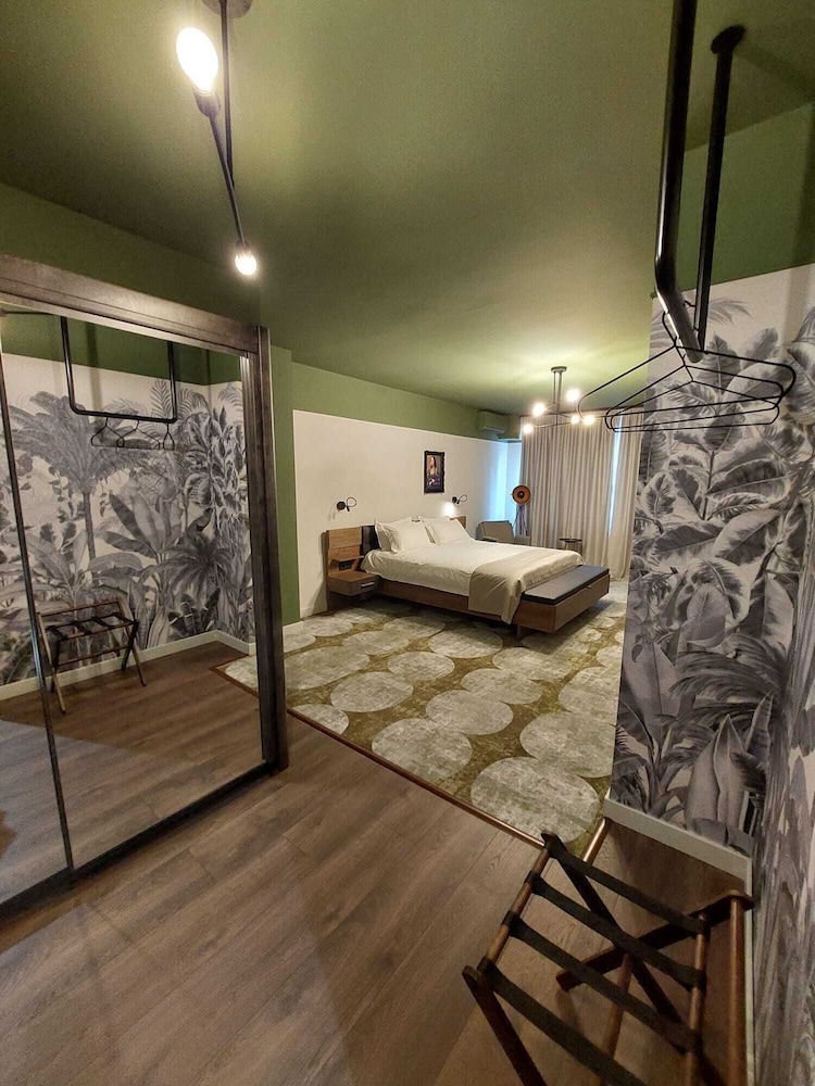 Bucharest Comfort Suites 59/66
