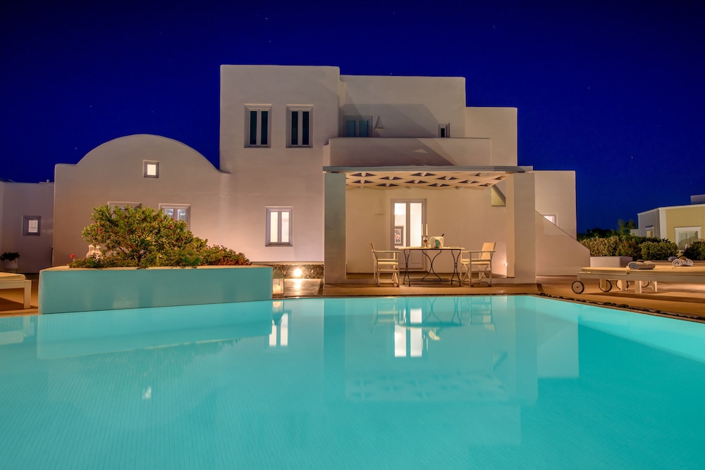 ARIA SUITES 2/50