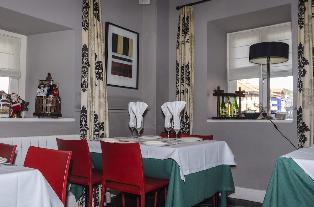 Hotel Palacio Munatones 37/50