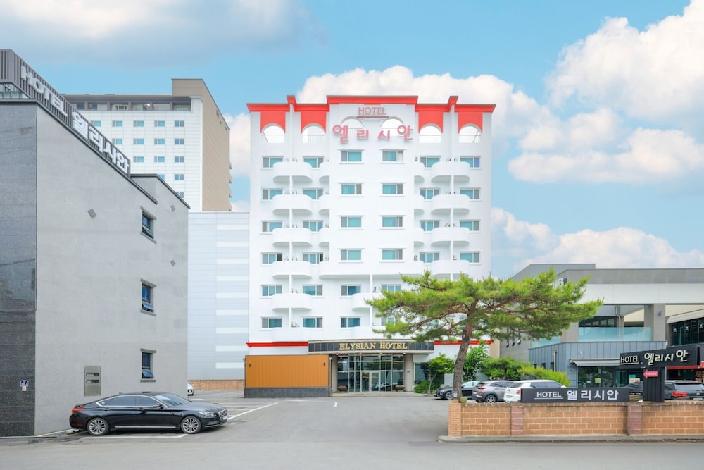 Elysian Hotel 42/50