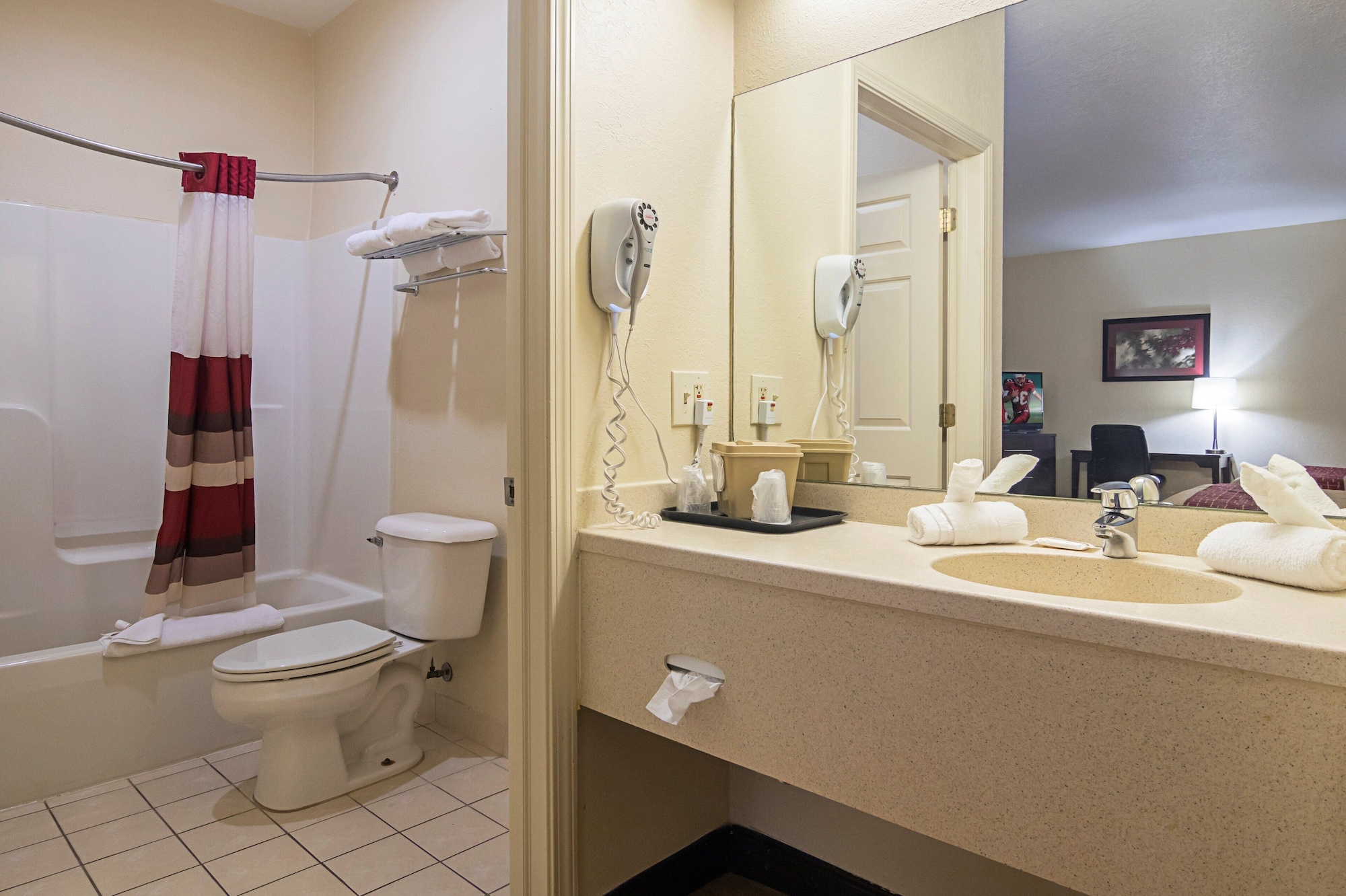 غرفة سوبيريور بسرير كينج، Red Roof Inn & Suites Lake Orion/Auburn Hills 5/8