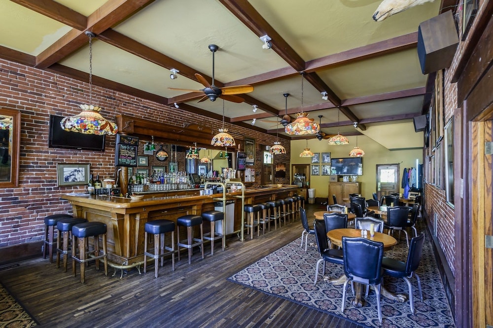 The Jack London Lodge 33/45
