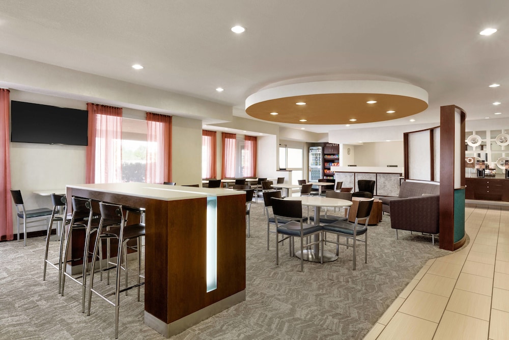 SpringHill Suites Phoenix North 23/28
